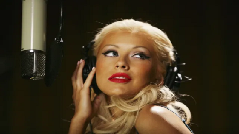 Exploring the 90s: Christina Aguilera’s Impact on Pop Music